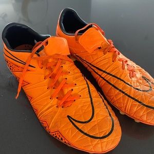 Soccer cleats, perfect conditions